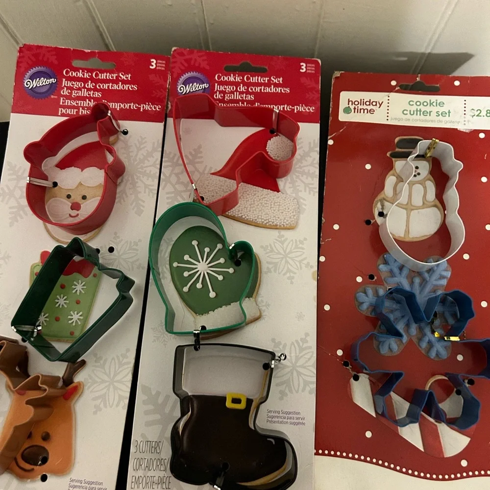 Baking Lot-4 Pc Holiday Ceramic Measuring Spoon Set/8 Holiday Cookie Cutters/NIB